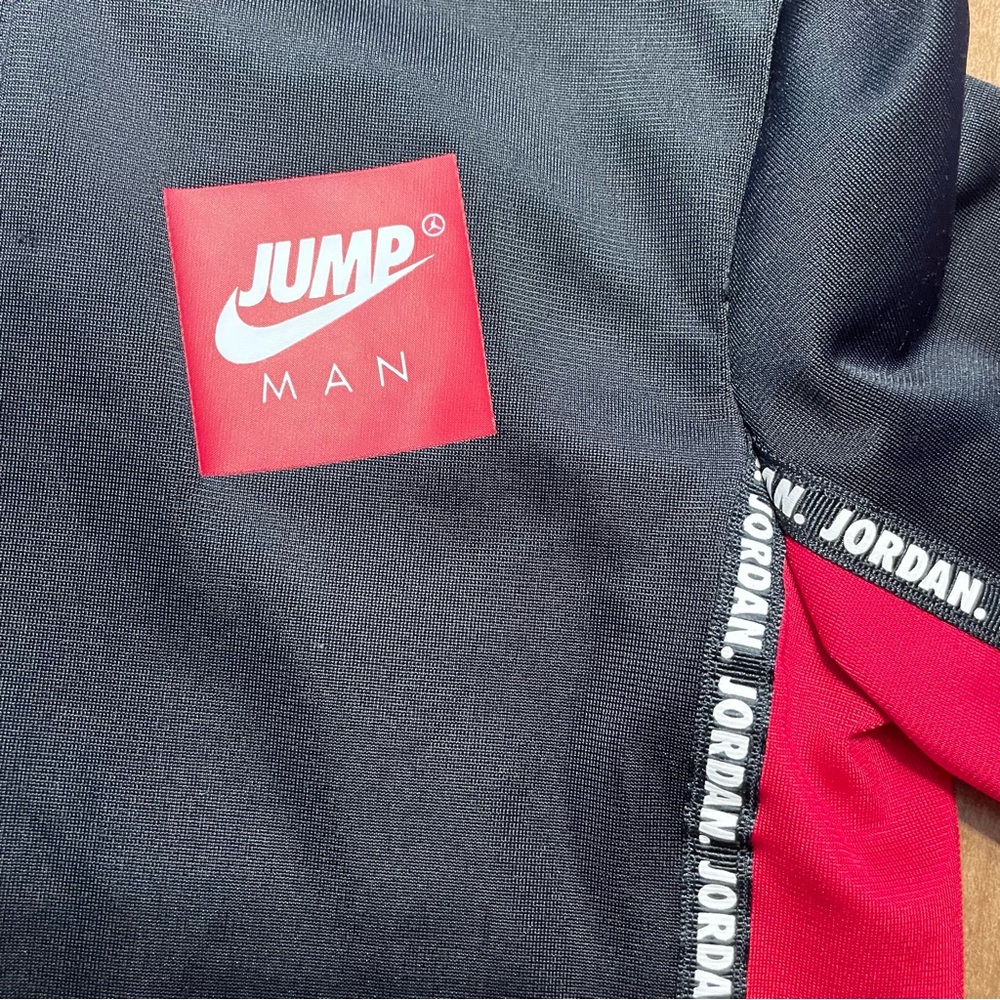 Nike Jordan “Jump Man” Boy’s Zipup - Picture 2 of 9